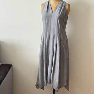 Eileen Fisher XS 100% silk Elegant Gray Sleeveless Dress with pockets great cond
